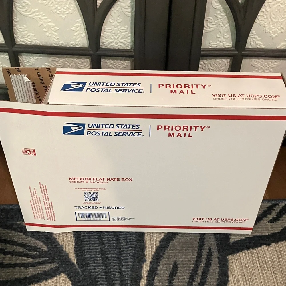 USPS Medium Flat Rate Box - Picture 1 of 1